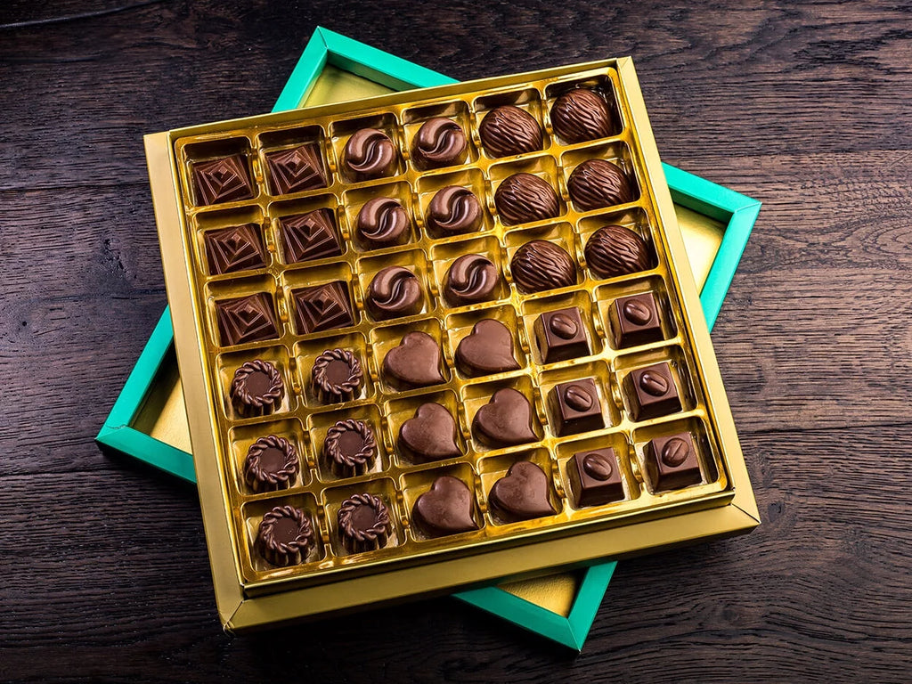 Assorted Chocolate Gift Box, 365g U393786