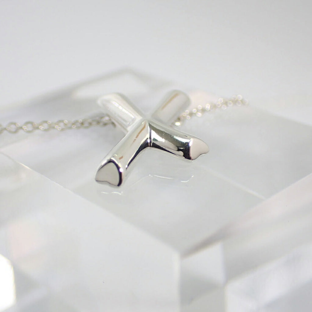 925 Tender Heart Kiss Pendant Necklace W2151