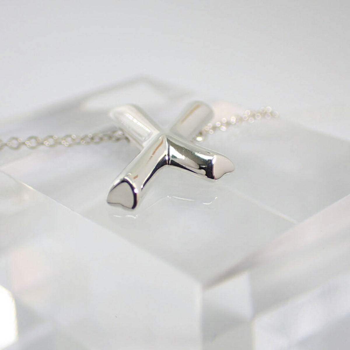 925 Tender Heart Kiss Pendant Necklace W2151