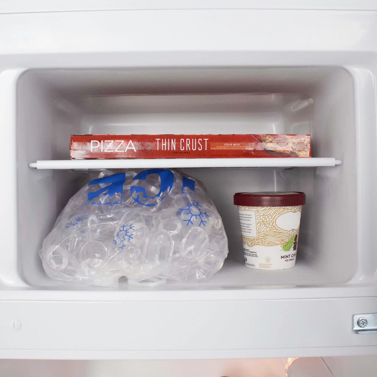 White Top Freezer Refrigerator A65881