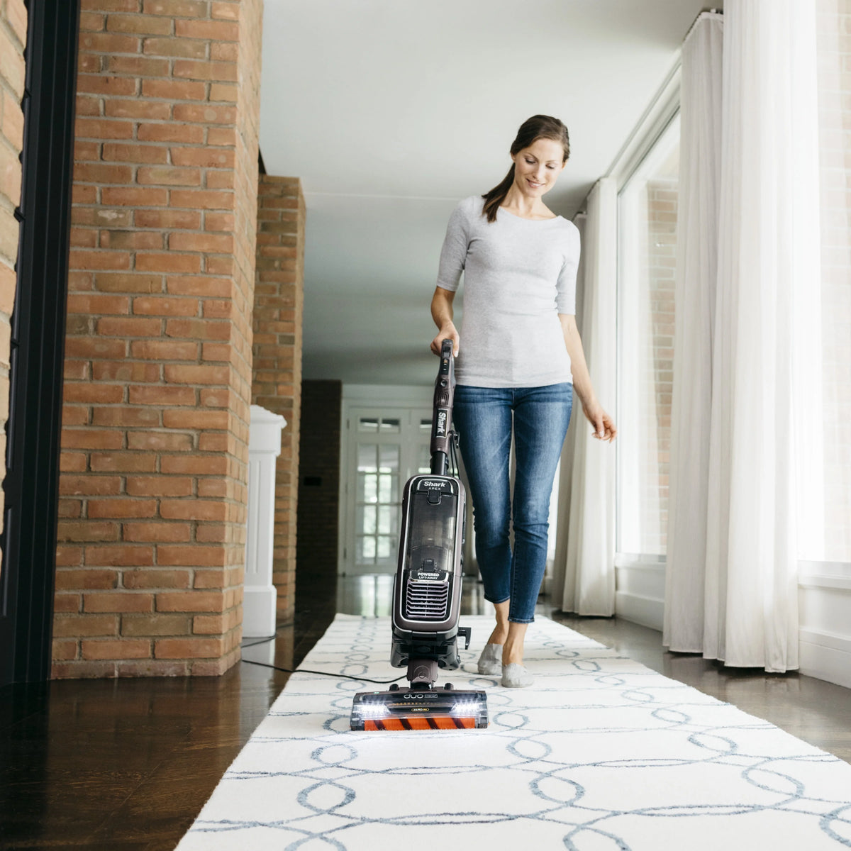 Powered Lift-Away Upright Vacuum with DuoClean Self-Cleaning Z22580