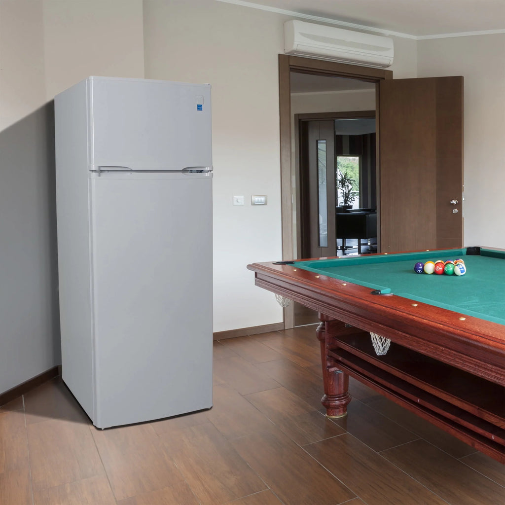 White Top Freezer Refrigerator A65881