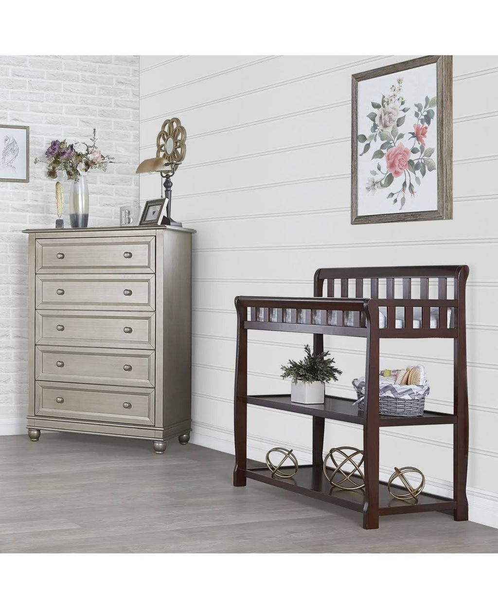 2-in-1 Changing Table R328