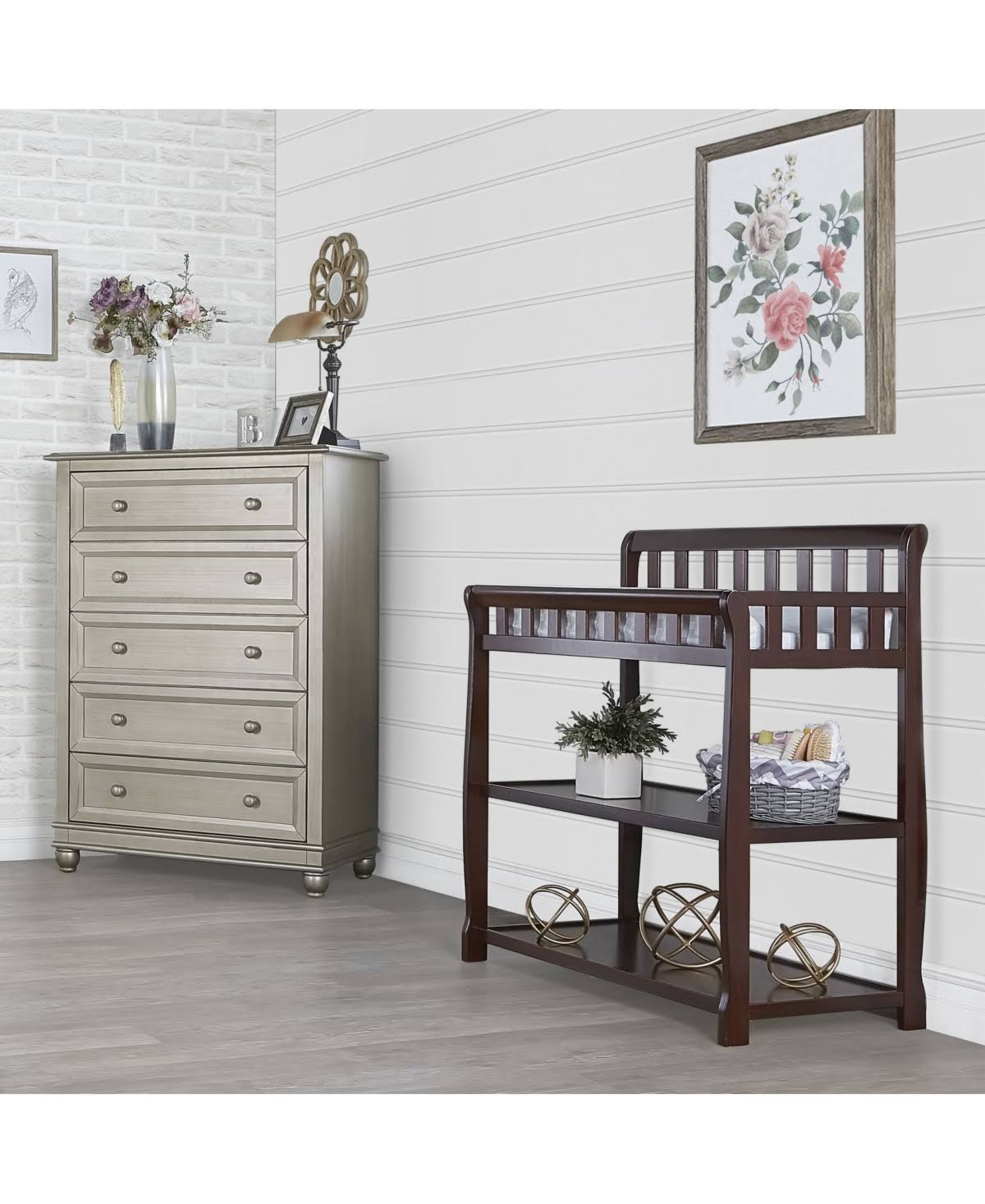 2-in-1 Changing Table R328