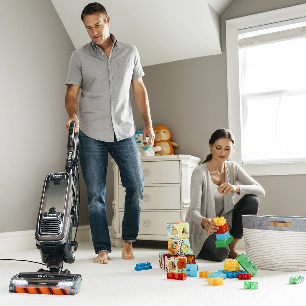 Powered Lift-Away Upright Vacuum with DuoClean Self-Cleaning Z22580
