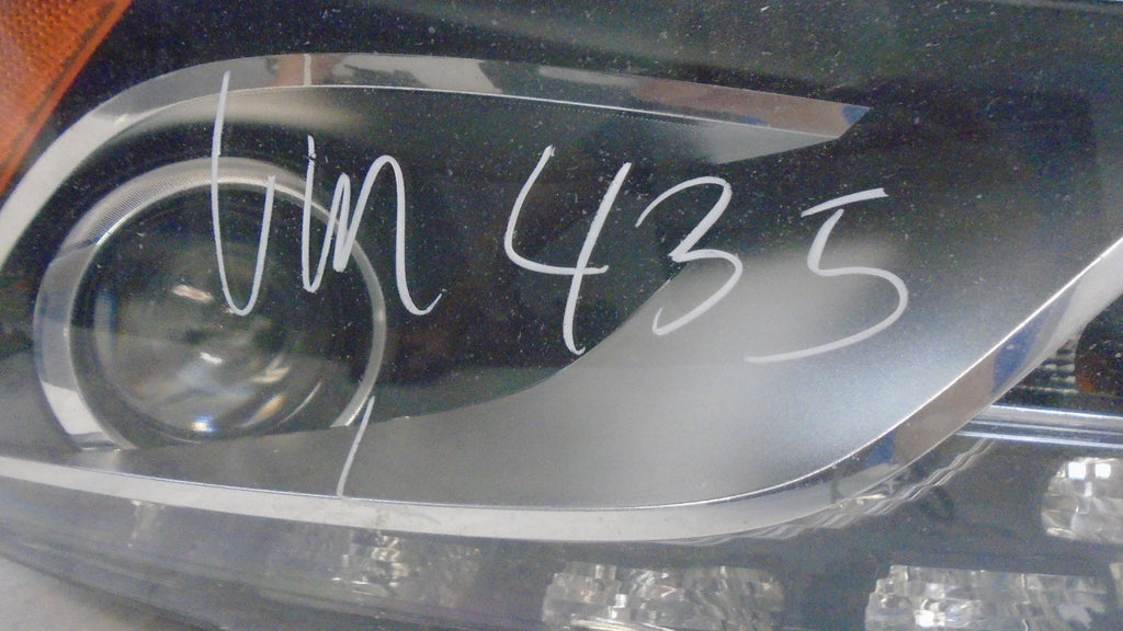 Pre-Owned Audi Q5 Left Driver Xenon HID Head Light Lamp B13738