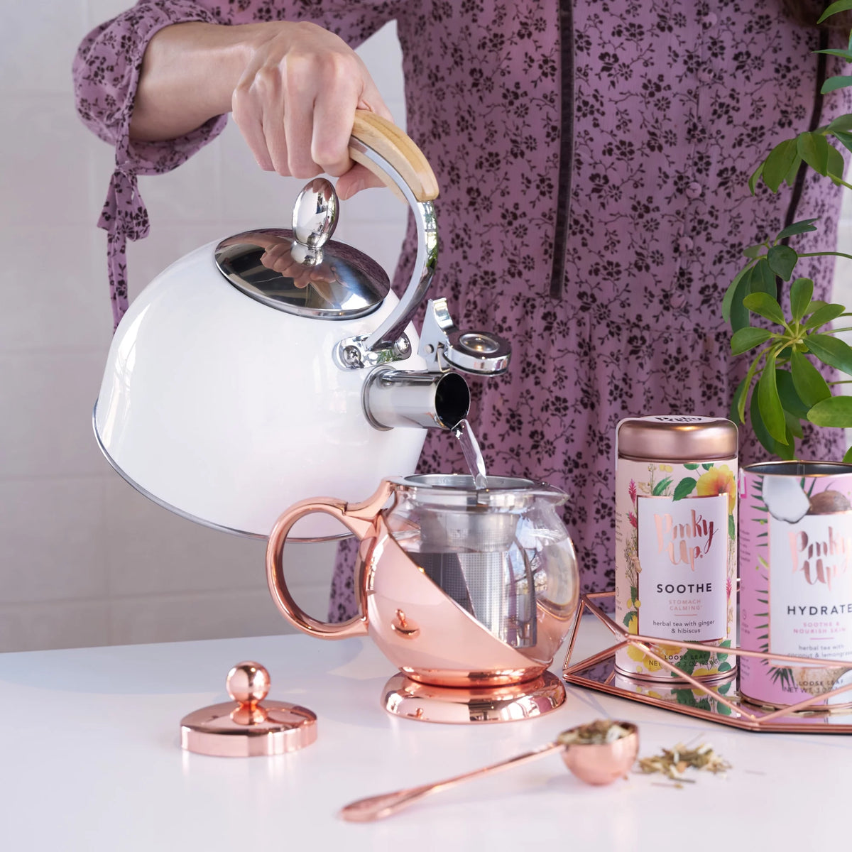 Gold Stainless Steel Whistling Tea Kettle Q5530